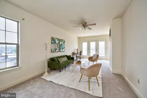 Living - 3911 Fleet St, Baltimore, MD 21224 photo 4 of 7
