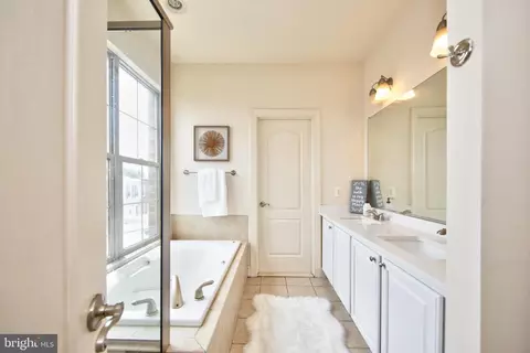 Bath - 3911 Fleet St, Baltimore, MD 21224 photo 2 of 3