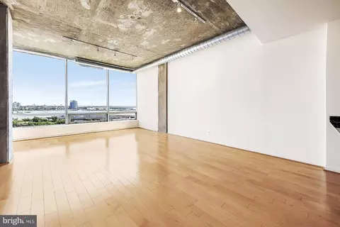 Living - 1200 Steuart St #912, Baltimore, MD 21230 photo 2 of 9