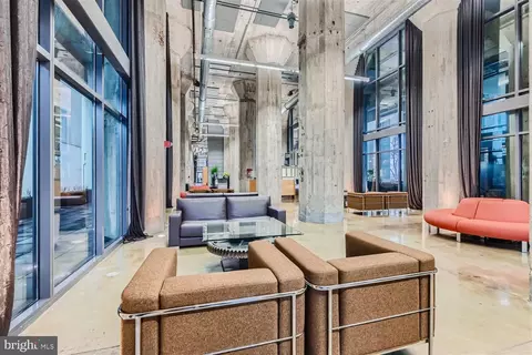 Living - 1200 Steuart St #912, Baltimore, MD 21230 photo 8 of 9
