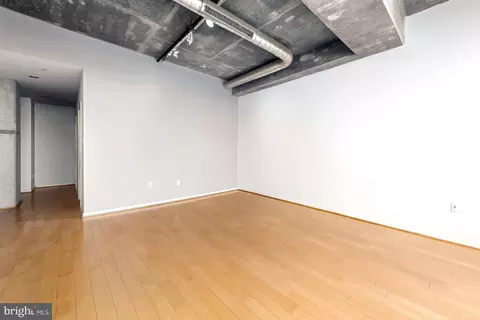 Living - 1200 Steuart St #912, Baltimore, MD 21230 photo 7 of 9