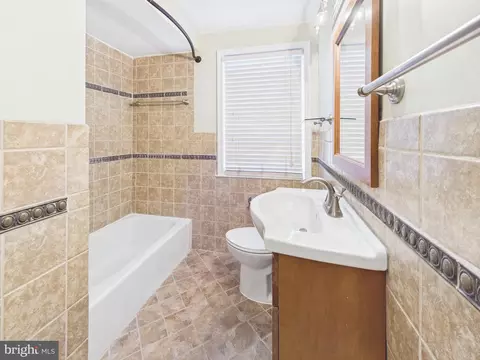 Bath - 1206 Cedarcroft Rd, Baltimore, MD 21239 photo 1 of 2