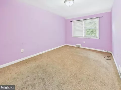 Bedroom - 1206 Cedarcroft Rd, Baltimore, MD 21239 photo 4 of 6