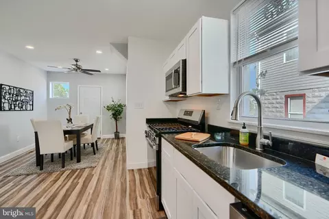 Entry Way - 2906 Berwick Ave, Baltimore, MD 21234 photo 9 of 18