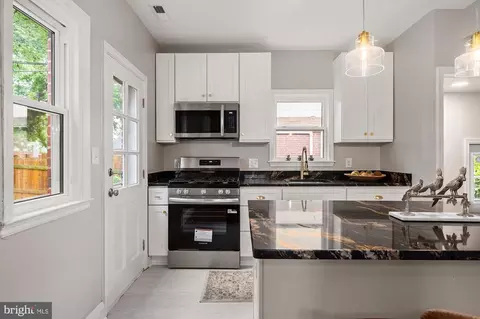 3902 Biddison Ln, Baltimore, MD 21206 photo 14