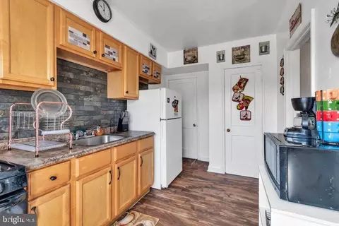 Kitchen - 904 Evesham Ave, Baltimore, MD 21212 photo 1 of 2