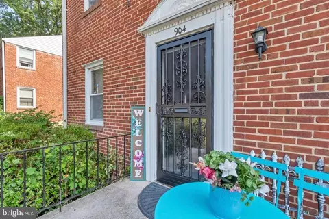 Exterior - 904 Evesham Ave, Baltimore, MD 21212 photo 2 of 4