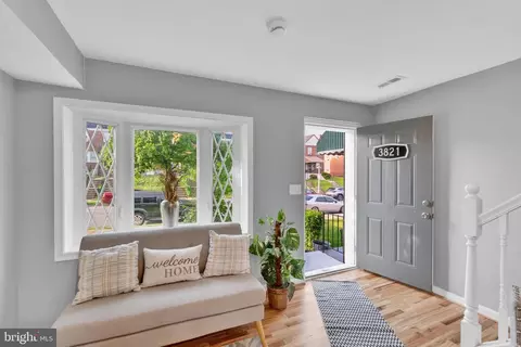 Entry Way - 3821 Lyndale Ave, Baltimore, MD 21213 photo 1 of 4