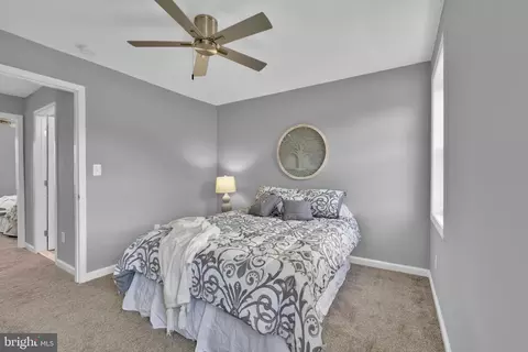 Bedroom - 3821 Lyndale Ave, Baltimore, MD 21213 photo 5 of 8
