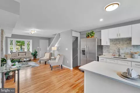 Entry Way - 3821 Lyndale Ave, Baltimore, MD 21213 photo 2 of 4
