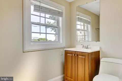 115 Parkin St, Baltimore, MD 21201 photo 24