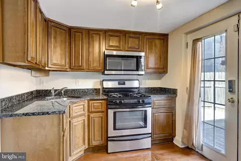 115 Parkin St, Baltimore, MD 21201 photo 8