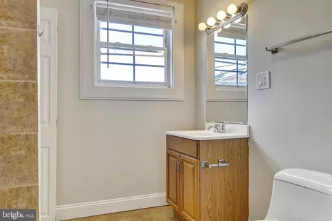 115 Parkin St, Baltimore, MD 21201 photo 14