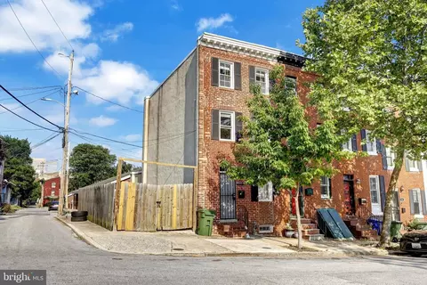 115 Parkin St, Baltimore, MD 21201 photo 2