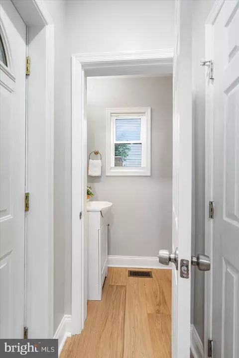 Entry Way - 3920 Mortimer Ave, Baltimore, MD 21215 photo 2 of 5