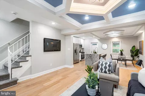 Entry Way - 3920 Mortimer Ave, Baltimore, MD 21215 photo 1 of 5