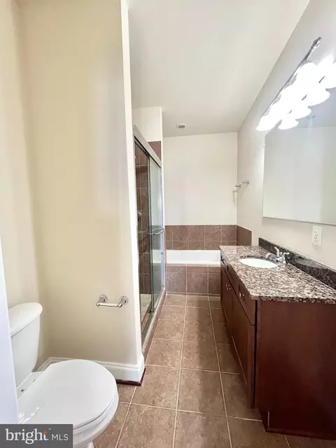 Bath - 219 S Regester St, Baltimore, MD 21231 photo 1 of 5