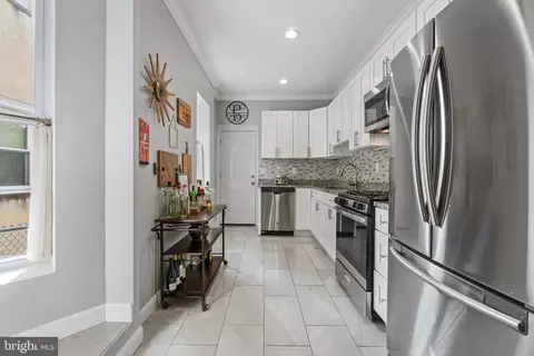 Entry Way - 425 E Lanvale St, Baltimore, MD 21202 photo 4 of 7