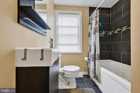 Entry Way - 2412 W Cold Spring Ln, Baltimore, MD 21215 photo 2 of 2