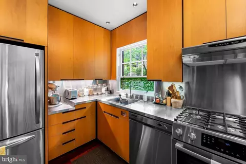 Kitchen - 111 Deepdene Rd, Baltimore, MD 21210 photo 3 of 4