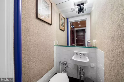 Bath - 111 Deepdene Rd, Baltimore, MD 21210 photo 1 of 4