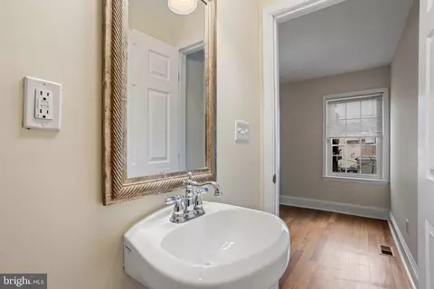 1814 E Pratt St, Baltimore, MD 21231 photo 33