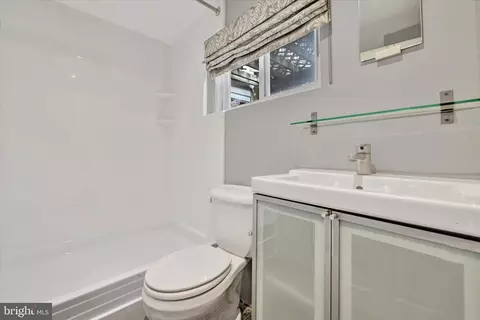 1407 Clarkson St, Baltimore, MD 21230 photo 12