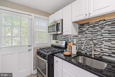Kitchen - 3722 Elmora Ave, Baltimore, MD 21213 photo 2 of 3