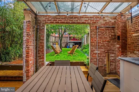 Exterior - 824 Park Ave, Baltimore, MD 21201 photo 6 of 12