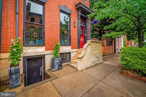 Exterior - 824 Park Ave, Baltimore, MD 21201 photo 2 of 12