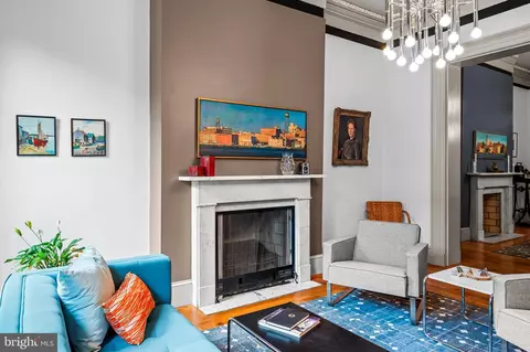 Living - 824 Park Ave, Baltimore, MD 21201 photo 5 of 6