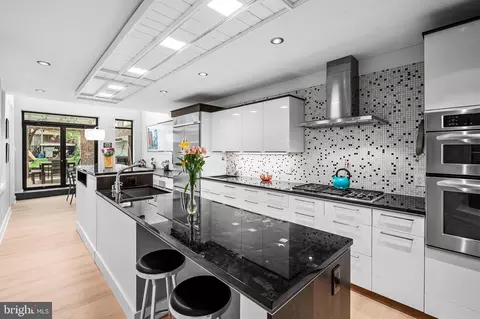 Kitchen - 824 Park Ave, Baltimore, MD 21201 photo 2 of 9