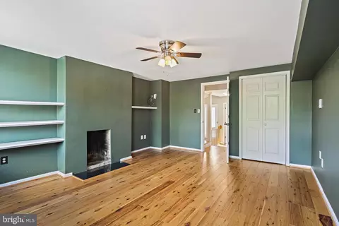 Living - 23 E Montgomery St, Baltimore, MD 21230 photo 3 of 4