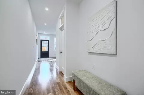 Entry Way - 3236 Foster Ave, Baltimore, MD 21224 photo 9 of 22