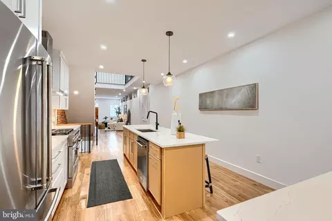 Entry Way - 3236 Foster Ave, Baltimore, MD 21224 photo 7 of 22