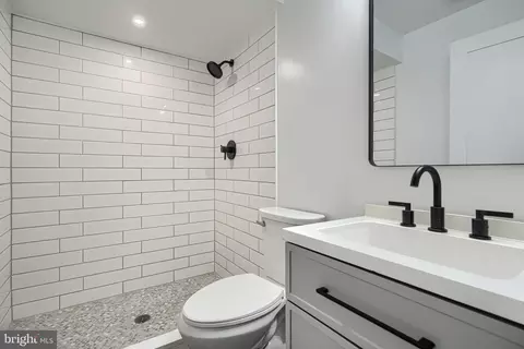 Bath - 3236 Foster Ave, Baltimore, MD 21224 photo 7 of 7