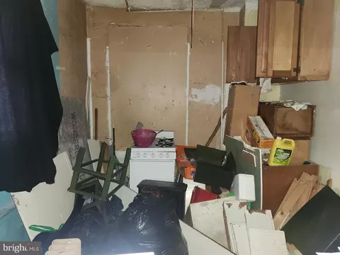 Entry Way - 825 Appleton St, Baltimore, MD 21217 photo 9 of 9