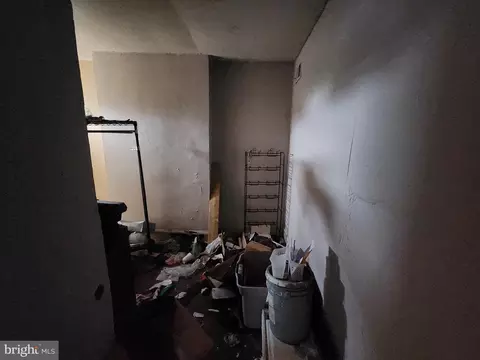Entry Way - 825 Appleton St, Baltimore, MD 21217 photo 7 of 9