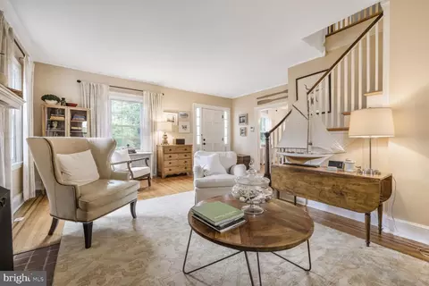 722 Dryden Dr, Baltimore, MD 21229 photo 3