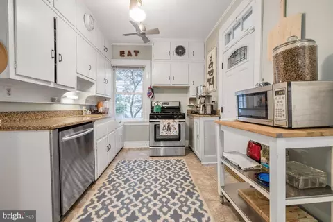 722 Dryden Dr, Baltimore, MD 21229 photo 9