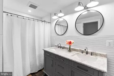 Bath - 1329 Cooksie St, Baltimore, MD 21230 photo 1 of 2