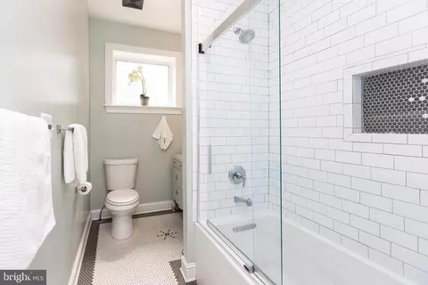 Bath - 237 E 25th St, Baltimore, MD 21218 photo 2 of 4