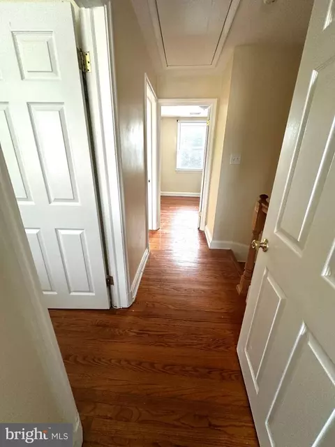 Entry Way - 912 Evesham Ave, Baltimore, MD 21212 photo 2 of 6
