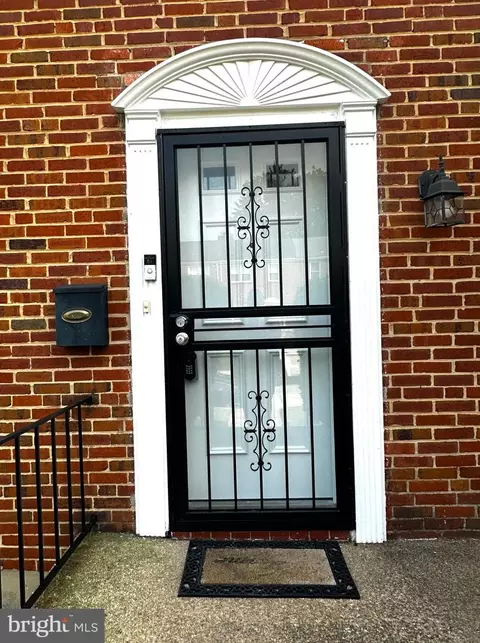 Entry Way - 912 Evesham Ave, Baltimore, MD 21212 photo 6 of 6