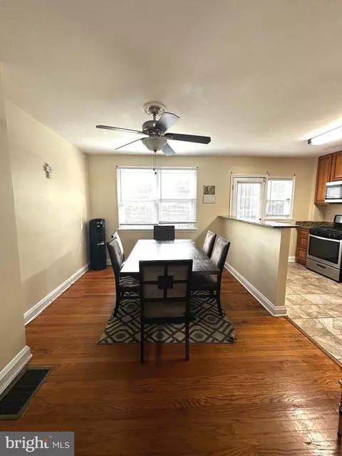 Dining - 912 Evesham Ave, Baltimore, MD 21212 photo 1 of 1