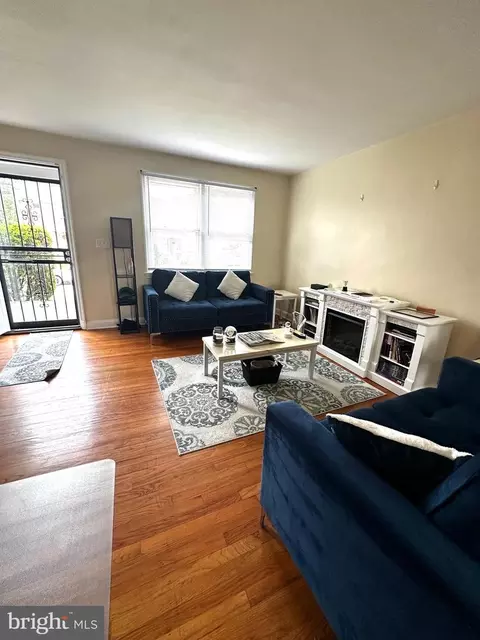 Living - 912 Evesham Ave, Baltimore, MD 21212 photo 2 of 2