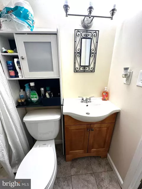 Bath - 912 Evesham Ave, Baltimore, MD 21212 photo 5 of 5
