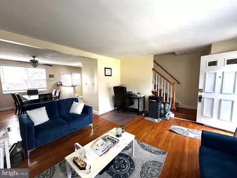Entry Way - 912 Evesham Ave, Baltimore, MD 21212 photo 1 of 6