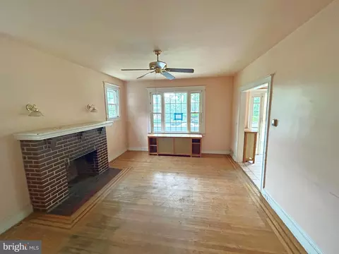 Living - 1305 Appleby Ave, Baltimore, MD 21209 photo 1 of 5