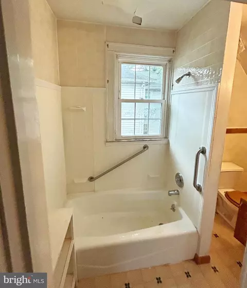 Bath - 1305 Appleby Ave, Baltimore, MD 21209 photo 1 of 2